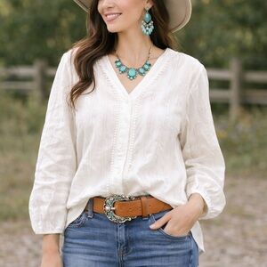 White Button Front Shirt NWT Blouse V-neck Long Sleeved Lace Detail